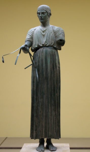 Auriga di Delfi / https://commons.wikimedia.org/wiki/User_talk:RaminusFalcon