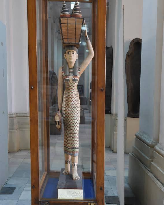 Statuina portatrice di offerte XI dinastia